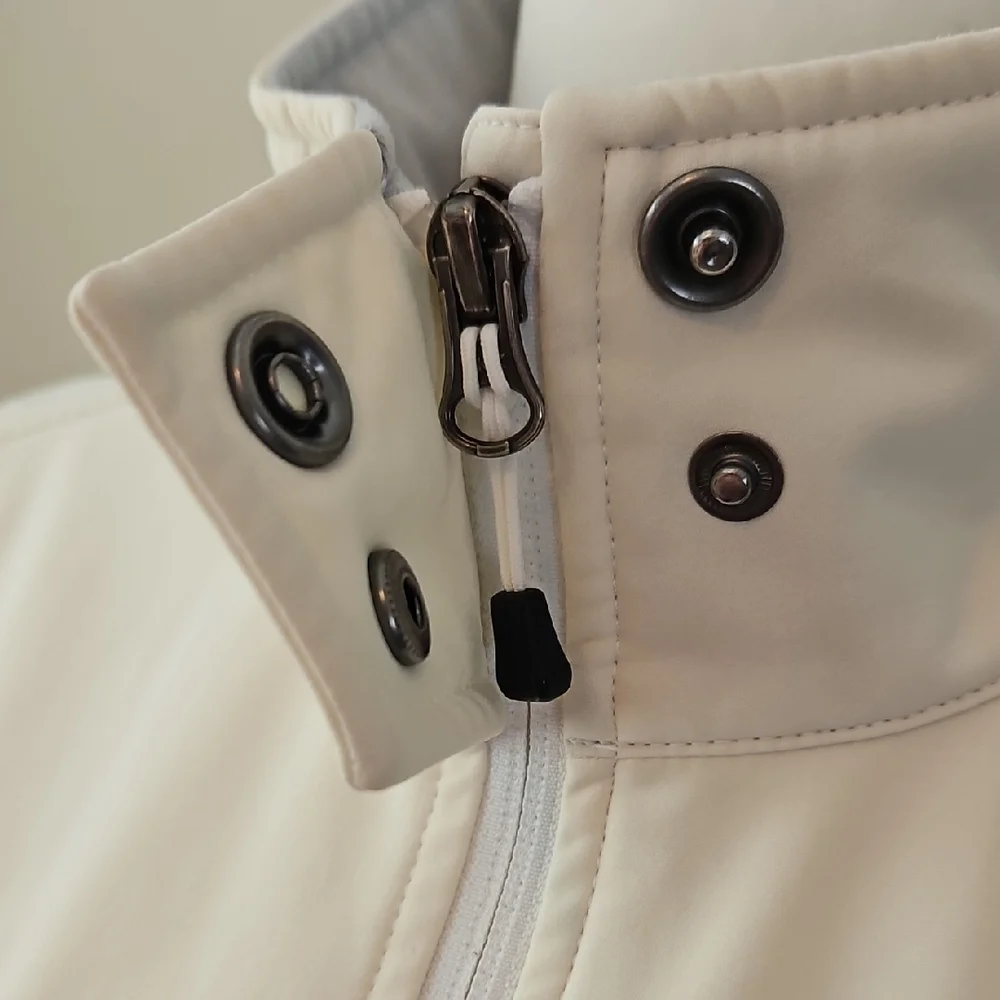 The North Face Women's Cream Zipper Medium Jacket - Picture 13 of 16